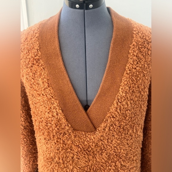 NWT UGG Sz L Dreeann Soft Plush Fleece Wool Blend V-Neck Teddy Bear Long Sleeve - Picture 4 of 16